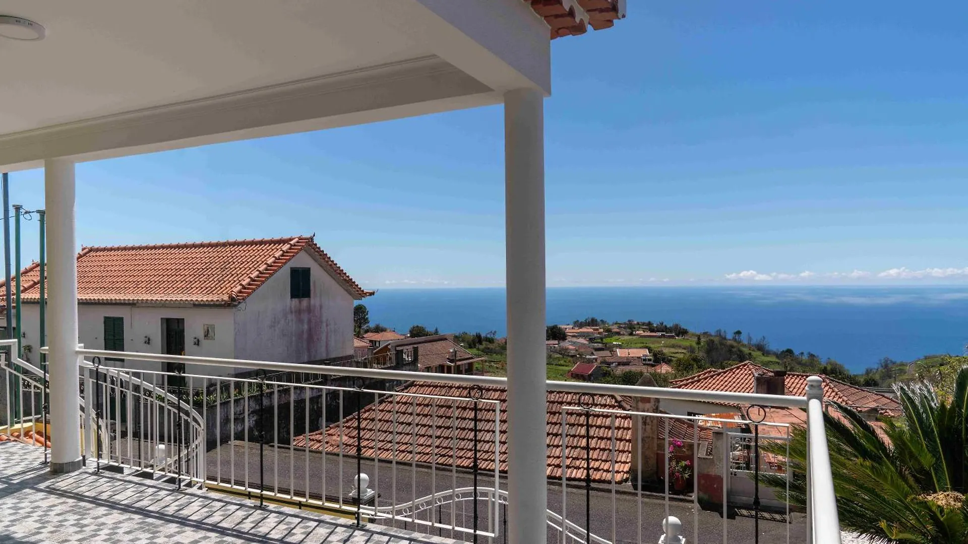 Villa Ourmadeira - Yellow House Raposeira do Logarinho