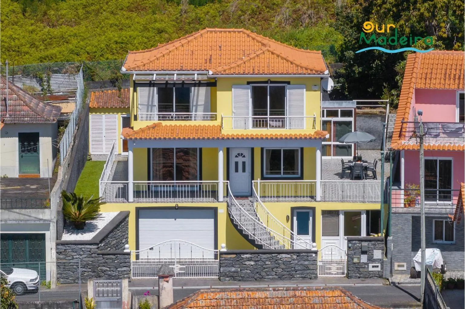 Vila Ourmadeira - Yellow House Raposeira do Logarinho